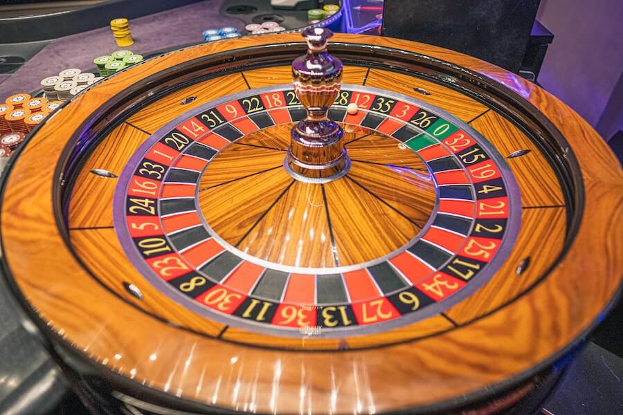 Holland Casino dan SBS6 menghadirkan acara TV roulette: Casino Royal